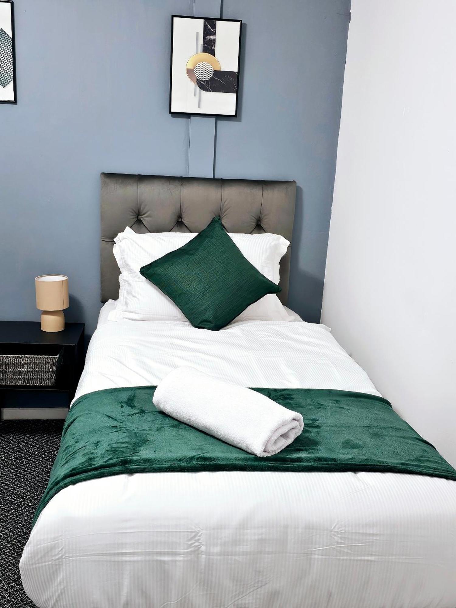 Lushstay Telford - Families, Contractors & Group Of Friends, Long Term Stay Dış mekan fotoğraf